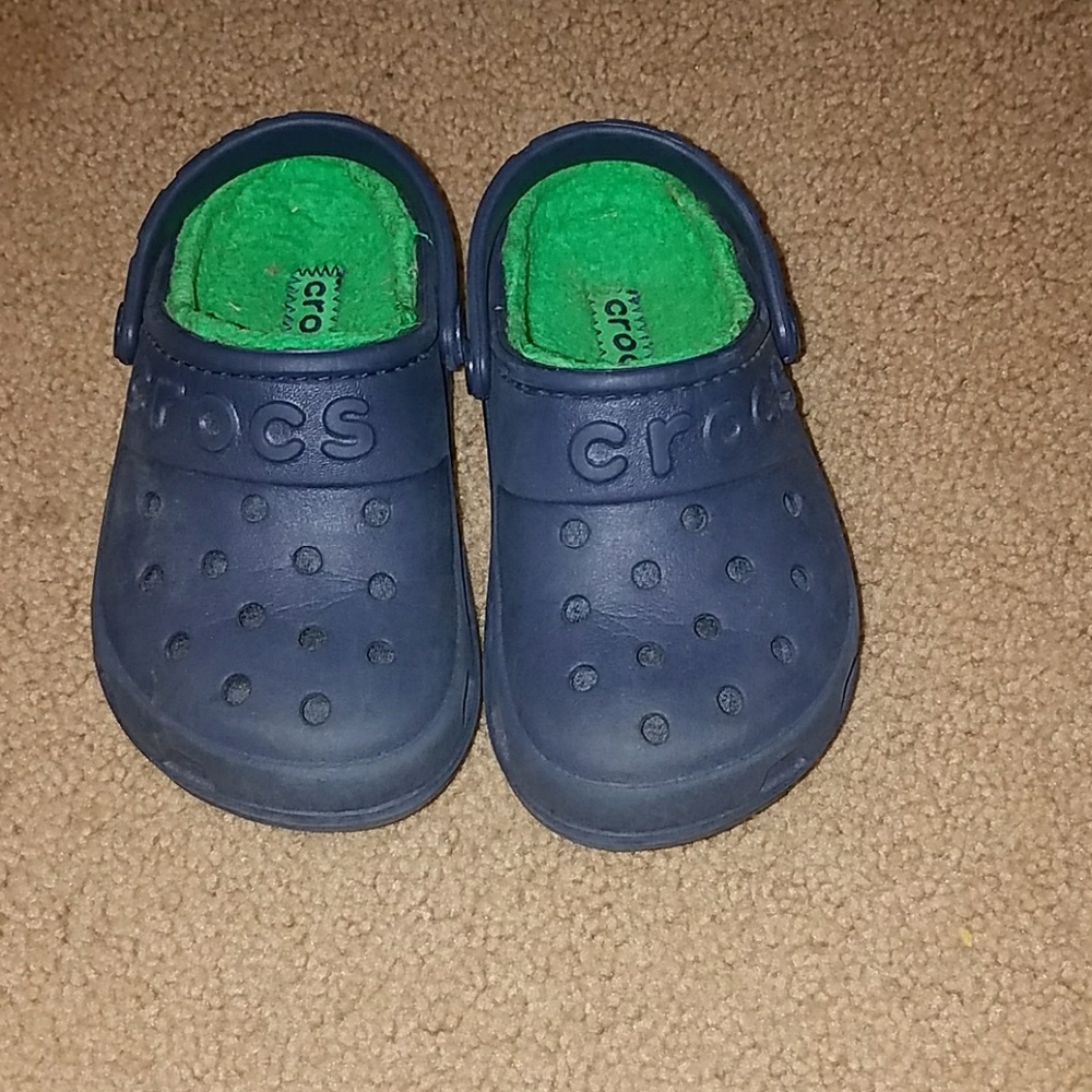 Crocs little boy size 10
